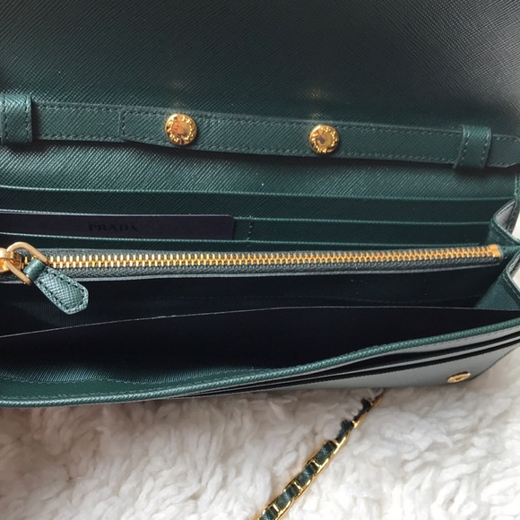 SOLD! 🍀Prada Convertible Clutch Crossbody 🍀 - Picture 5 of 8